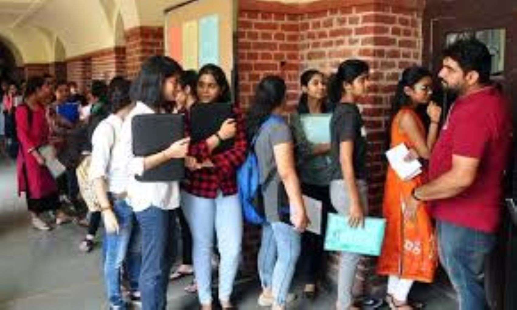 DU UG 2023 Admissions Process Expected to Begin End of May
